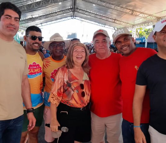 Deputado Luciano Simões prestigia mais uma edição do Festival de Salinas: “Vivemos mais um dia de alegria”