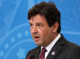 Comissão de Ética da Presidência livra o ex-ministro de Bolsonaro pela acusação de supostos desvios milionários; confira