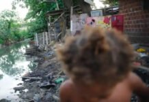 Segundo Unicef, 417 milhões de crianças enfrentam privações severas em países pobres e de renda média