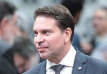 Foragido nos EUA, PGR pede uma nova condenação de Ramagem por danos no 8/1; processo está com Moraes no STF