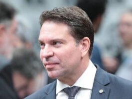 Foragido nos EUA, PGR pede uma nova condenação de Ramagem por danos no 8/1; processo está com Moraes no STF