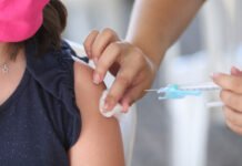 Com nova norma, empresas devem informar trabalhadores sobre vacinação e acesso a diagnóstico de câncer