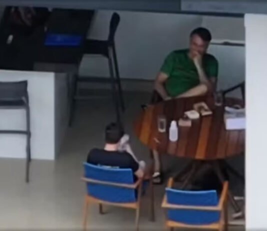 STF: Alexandre de Moraes intima defesa de Bolsonaro a explicar uso de celular por Nikolas Ferreira durante visita