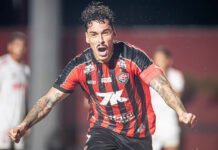 Com gol de Lucas Halter, Vitória supera Internacional por 1×0 em casa e dorme fora da zona de rebaixamento