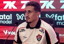 Herói do Vitória contra o Palmeiras, Thiago Couto celebra ponto conquistado: ‘Muito importante’, diz goleiro