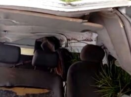 Kombi escolar capotou na zona rural de Jaguaripe e deixou três estudantes feridos; pais alegaram falhas mecânicas e prefeitura diz que todos passam bem