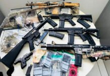 Operação Recôncavo cumpre mais de 30 mandados e apreende fuzis, granada e drogas em Maragogipe: ação integrada desarticulou grupo criminoso; confira