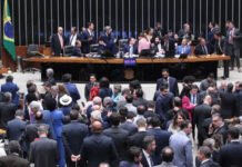 Câmara aprova projeto que reduz penas de Bolsonaro e condenados por tentativa de golpe; saiba como fica