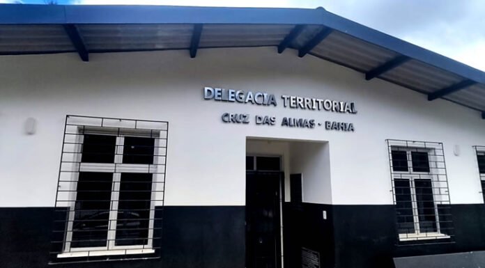 Suspeito tenta fugir, mas é preso por tráfico em Cruz das Almas; policiais apreenderam maconha de alta concentração de THC, cocaína e balança de precisão
