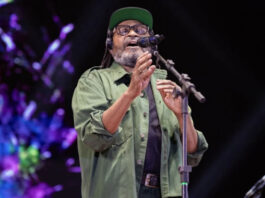‘É uma vitória pro meu trabalho’, diz cantor Edson Gomes ao celebrar presença no Virada Salvador; ‘Foi gratificante’