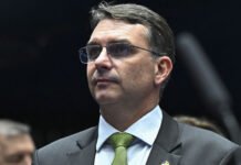 Flávio diz ter sido o escolhido pelo pai para ser candidato do PL à presidência em 2026; Valdemar endossou a escolha