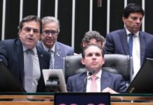 Sem acordo, Câmara dos Deputados adia votação da PEC da Segurança Pública para 2026