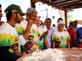 Veja: Jerônimo Rodrigues convida produtor de Muniz Ferreira para levar beiju à maior Feira da Agricultura Familiar da Bahia que será de 10 a 14 em Salvador