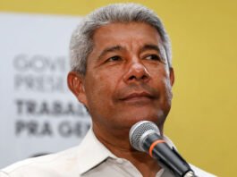 Em regime de urgência, Jerônimo apresenta projeto que altera regras para PMs e bombeiros