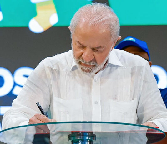Com escala 6×1 e aplicativos travados, Lula aprova apenas 25% da pauta no Congresso no primeiro semestre
