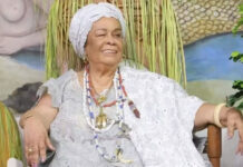 Mãe Carmen, ialorixá do Terreiro do Gantois, morre aos 98 anos em Salvador; era filha mais nova de Mãe Menininha