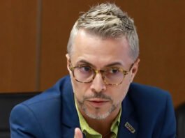 Secretário Bruno Monteiro nega retirada do Carnaval da Barra-Ondina e defendeu o debate sobre novas mudanças; confira