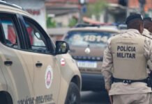 Jovens morrem e três pessoas ficam feridas em ataque a carro na Bahia