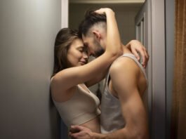 Sexo na festa da firma não é mito e para 34% dos brasileiros está permitido, mostra pesquisa da Sexlog; veja mais