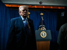 Trump diz que qualquer país que trafique drogas para os EUA pode ser atacado; afirmação feita durante reunião