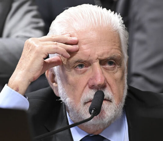 Jaques Wagner rebate acusações sobre aprovação da PL da Dosimetria e crava: ‘Não negociei mérito nenhum’; entenda