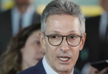 Zema diz que pré-candidatura de Flávio Bolsonaro ‘faz todo um sentido’ e é algo ‘justo e democrático’ e fala em tirar PT