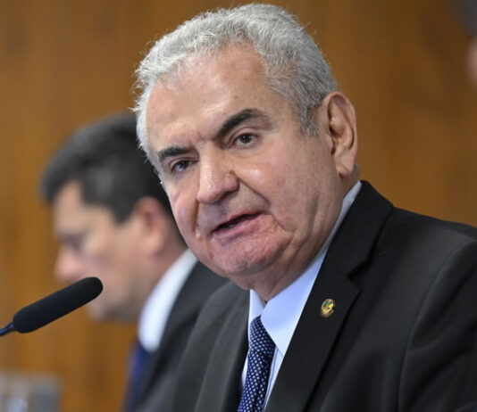Senador baiano Angelo Coronel criticou audiências de custódia em rede social e compara procedimento a ‘enxugar gelo’