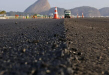 Empresa acusada de chefiar o cartel do asfalto mantém contratos em obras nas principais rodovias na Bahia; saiba mais