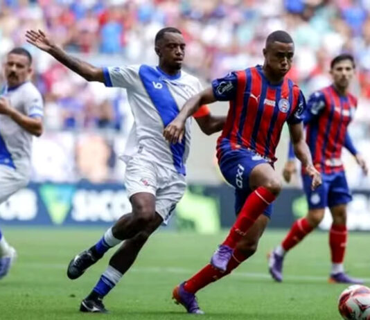 Bahia bate o Galícia e vence a terceira pelo Campeonato Baiano; Erick, Iago e Kauê fizeram os gols da partida