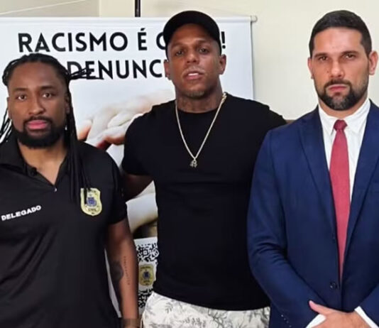 Cantor de pagode ‘Oh Polêmico’ denuncia ter sido vítima de racismo em salão de beleza na Bahia: ‘Nojo de preto’