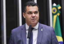 Deputado federal e ex-prefeito no interior baiano são sócios de posto em contrato de R$ 7 milhões de reais; confira