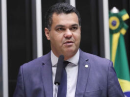 Deputado federal e ex-prefeito no interior baiano são sócios de posto em contrato de R$ 7 milhões de reais; confira