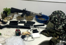 Polícia Militar encontra fuzil, centenas de munições e drogas durante ação em Maragogipe; quatro homens conseguiram fugir ao notar aproximação de viaturas