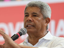 Jerônimo avalia postergar as mudanças no 1º escalão do governo como já vinha sinalizando nos últimos meses; entenda