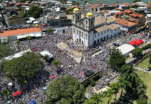 Água, roupas leves e bastante protetor solar: confira aqui as dicas para curtir a Lavagem do Bonfim, em Salvador