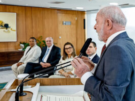 INSS: Lula sanciona lei que proíbe descontos nos benefícios pagos, mas veta ‘busca ativa’ de aposentados lesados