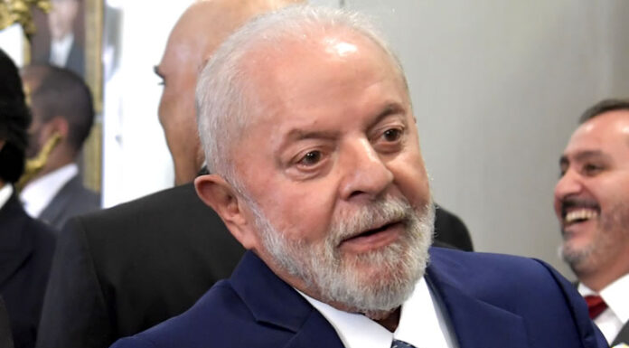Pesquisa mostra Lula e Flávio Bolsonaro em empate técnico em eventual 2º turno de 2026