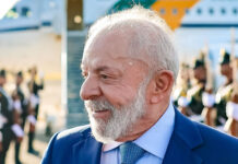 Lula lidera 1º turno, mas já empata com Flávio e Tarcísio no 2º turno; pesquisas indica que Lula só derrotaria Ratinho Jr.
