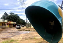 Mais de 50 anos: Orelhões que fizeram parte da vida de milhões estão sendo removidos das ruas de todo país
