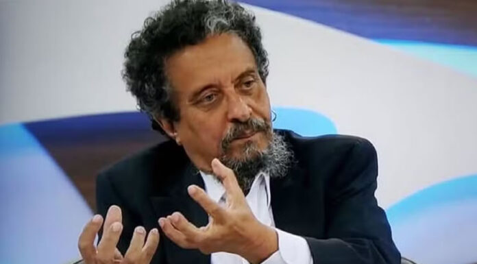 Marqueteiro baiano João Santana lidera estratégia para tentar ‘humanizar’ ACM Neto na campanha de 2026; saiba mais