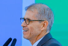 Marqueteiro baiano, Sidônio vai deixar o governo para coordenar a campanha de reeleição de Lula, afirma colunista; veja