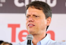 Adiamento de visita de Tarcísio a Bolsonaro na Papudinha gerou um incômodo entre aliados do ex-presidente