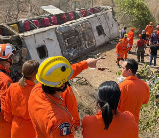 15 mortes: Ônibus envolvido em acidente no Sertão de AL fazia transporte clandestino de romeiros, afirma ANTT