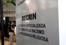 Catarinense de 42 anos preso por racismo em camarote passava Carnaval na Bahia pela 10ª vez, afirma polícia