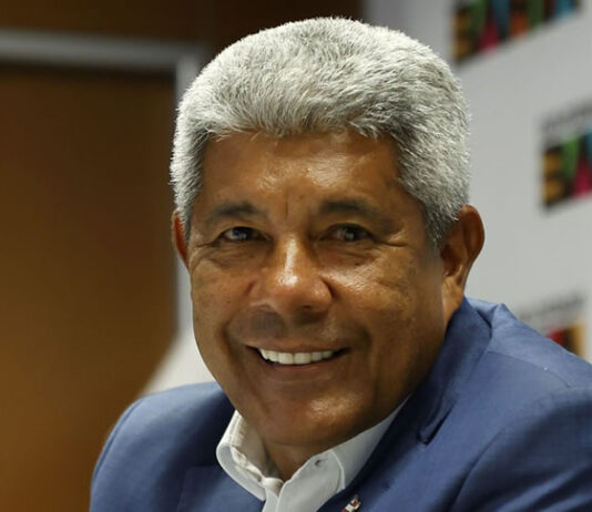 Jerônimo Rodrigues adiou novamente a reforma administrativa e ganhou tempo para destravar os impasses na sua base