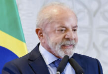 Veja: Pesquisa divulgada pela AtlasIntel mostra reação negativa à homenagem a Lula no Carnaval e propaganda eleitoral