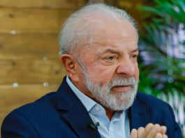 Lula aparece à frente de Flávio Bolsonaro em cenário de segundo turno, aponta pesquisa