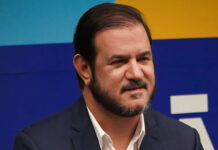 Presidente do União Brasil passa mal e deixa o camarote de ambulância: Rueda acompanhava a folia em Salvador; veja