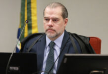 Presidente da CPI do INSS diz a Dias Toffoli que comissão precisa do depoimento do banqueiro Daniel Vorcaro