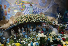 Presente para Iemanjá representa ancestralidade e protege tradição religiosa praticada há 200 anos em Salvador